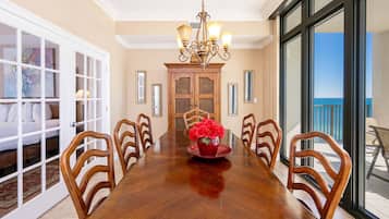 Condo, 3 quartos | Opções para refeição