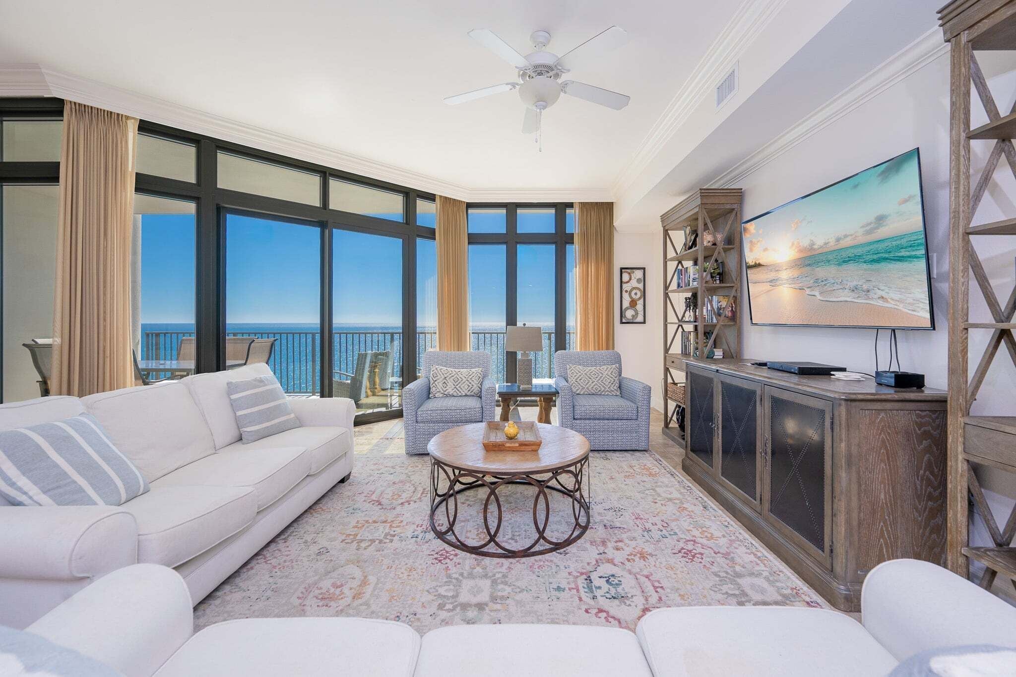 公寓式客房, 3 间卧室 | 起居区