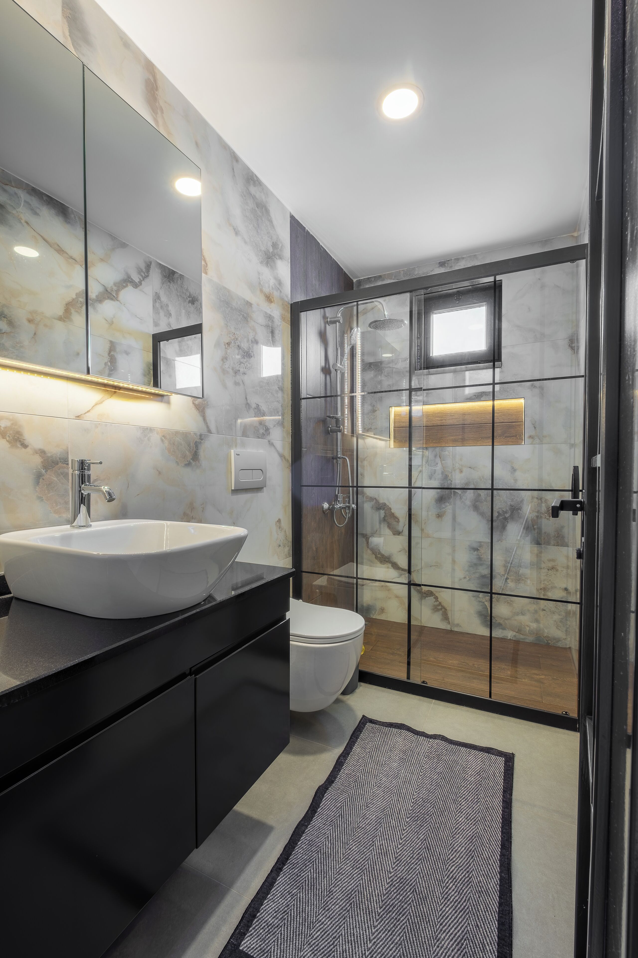 Apartment, Balcony | Bathroom