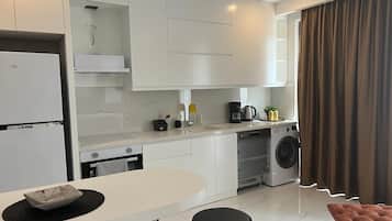 Apartment, Patio | Private kitchen