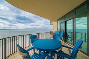 Kondominium, 3 kamar tidur | Tempat makan outdoor