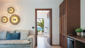 Junior-Suite, Balkon, Meerblick | Wohnbereich