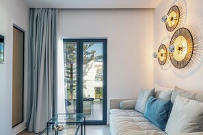 Suite – junior, balkong, sjøutsikt | Oppholdsområde