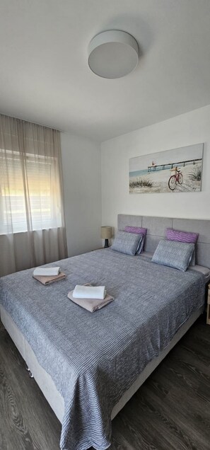 Apartamento clássico, vista para a piscina