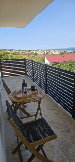 Standard Apartment, Sea View | Terrace/patio - Apartments Bondi (Vir)