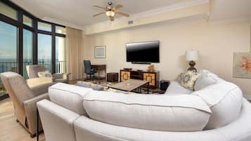 Condo, 3 quartos | Área de estar