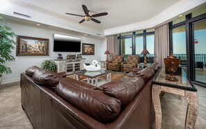 Kondominium, 4 kamar tidur | Area keluarga