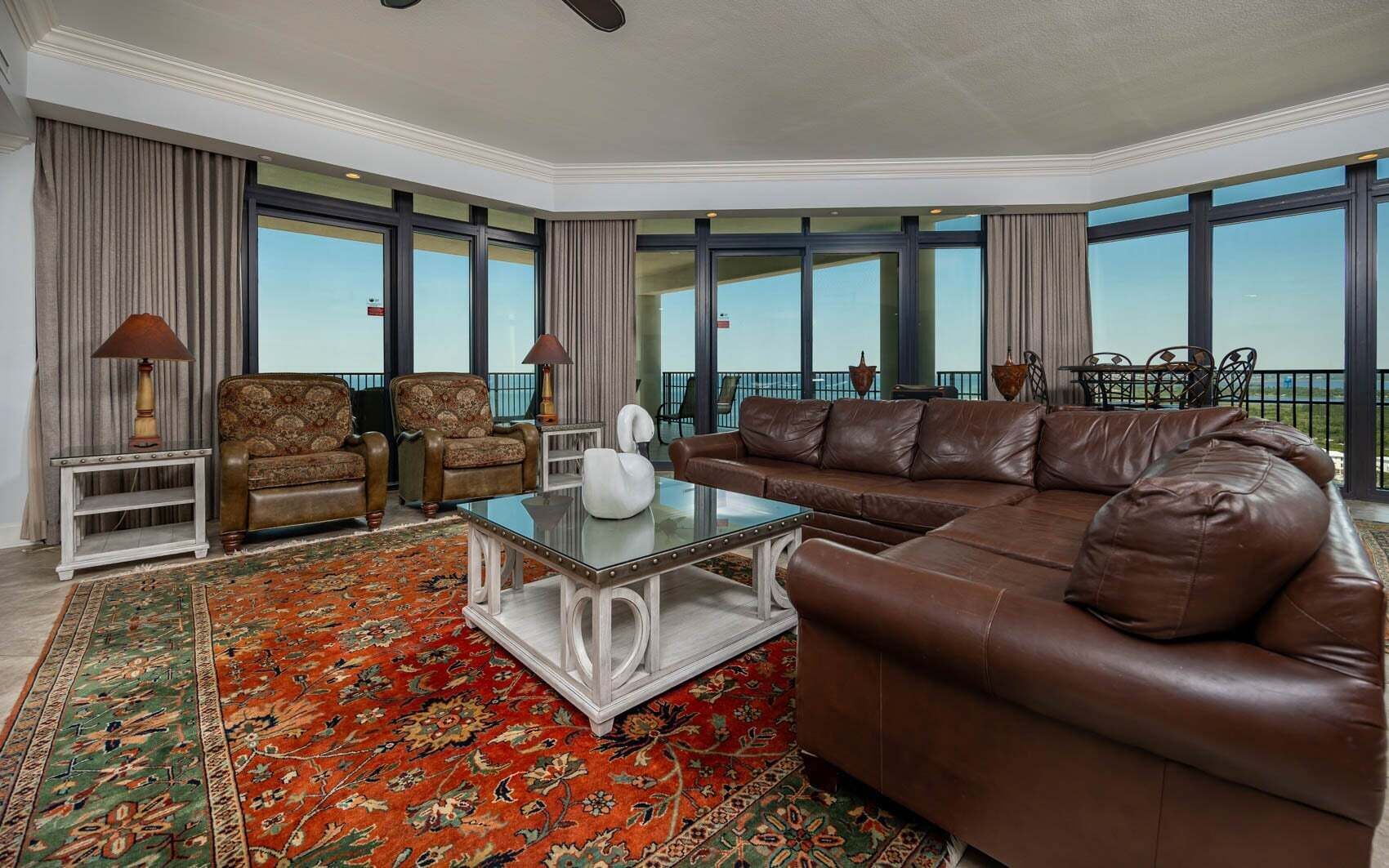 Kondominium, 4 kamar tidur | Area keluarga