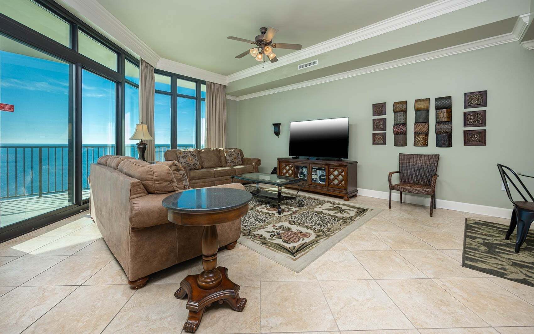 Condo, 3 Bedrooms | Living area