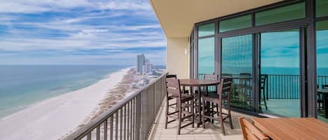 Condo, 3 phòng ngủ | Khu ẩm thực ngoài trời