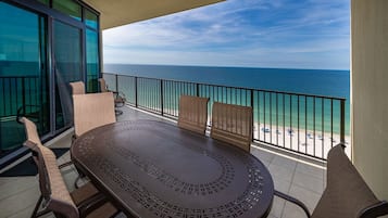 Condo, 3 Bedrooms | Outdoor dining