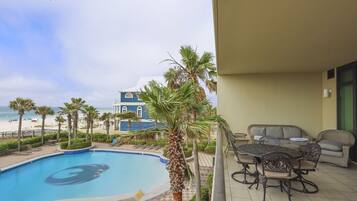 Leilighet, 3 soverom | Basseng