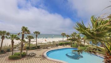 Leilighet, 3 soverom | Basseng