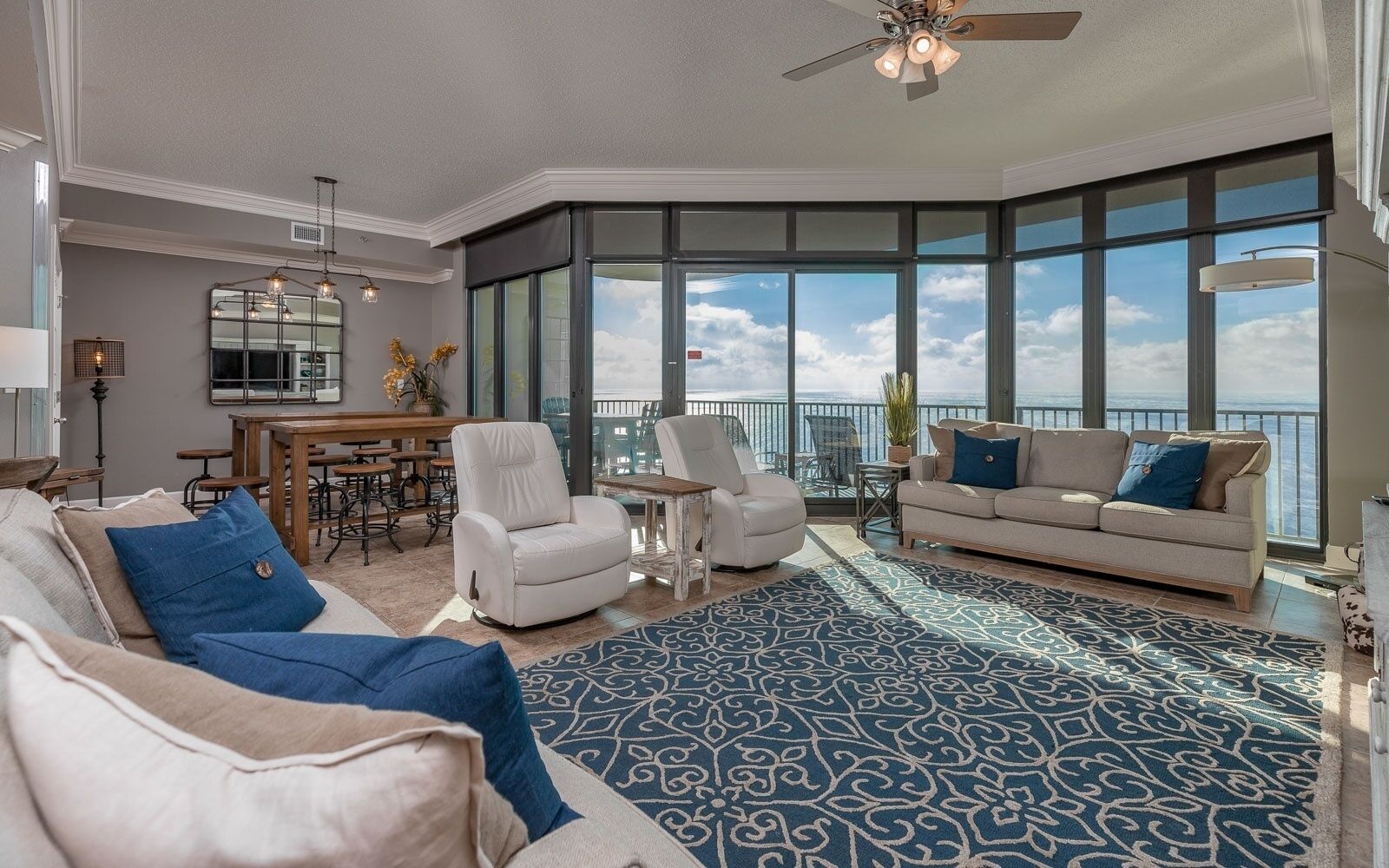 Condo, 3 habitaciones | Área de sala de estar