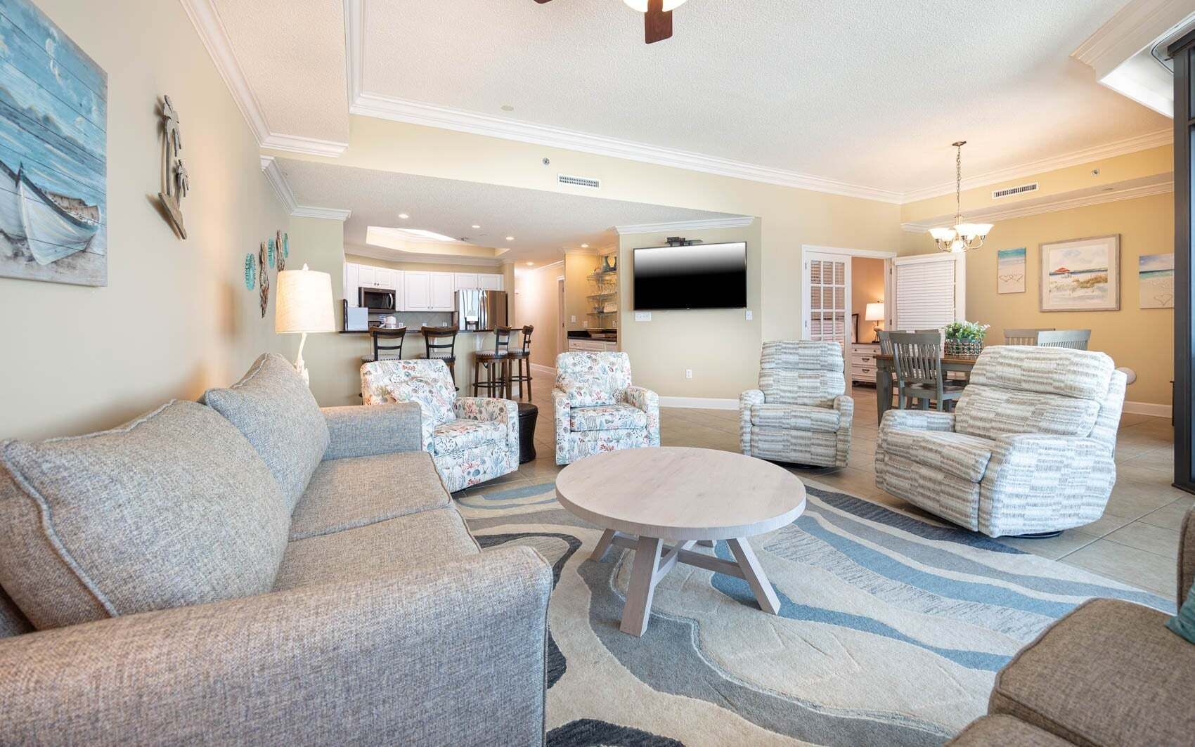 Condo, 3 Bedrooms | Living area