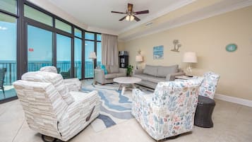 Appart'hÎtel, 3 chambres | Coin séjour