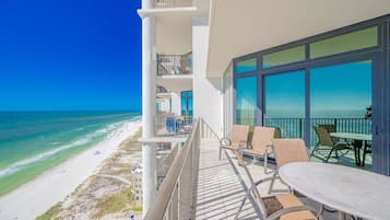Condo, 3 Bedrooms | Property grounds
