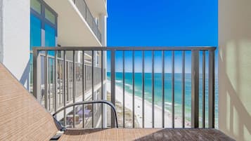 Condo, 3 Bedrooms | Property grounds