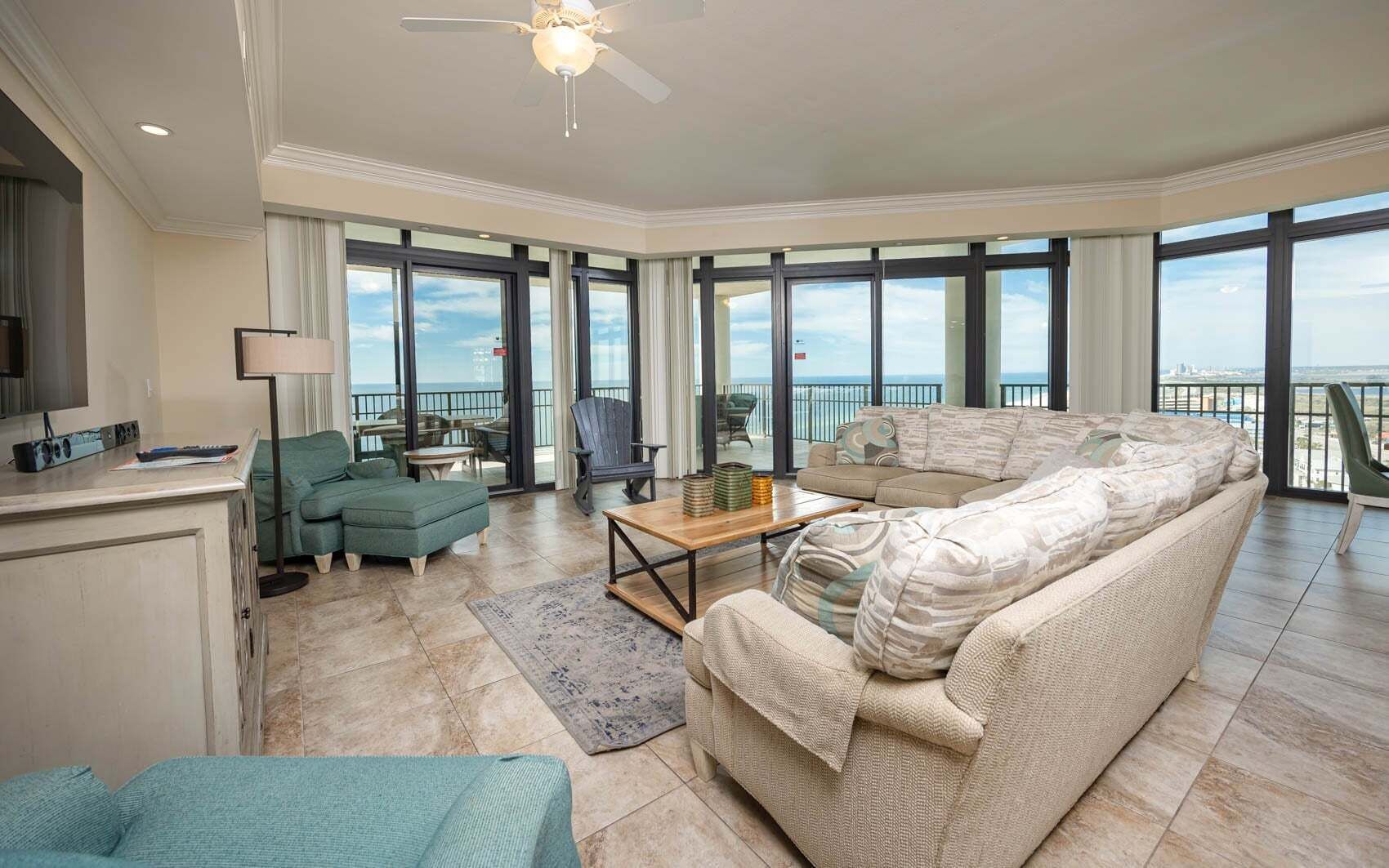 Condo, 4 Bedrooms | Living area