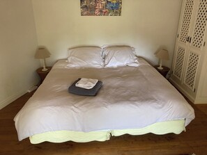 Room - Vrbo Property (Soulitré)