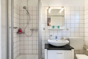 Shower, hair dryer, towels - Appartamento 'wencke' con terrazza privata e wi-fi (Büsum)