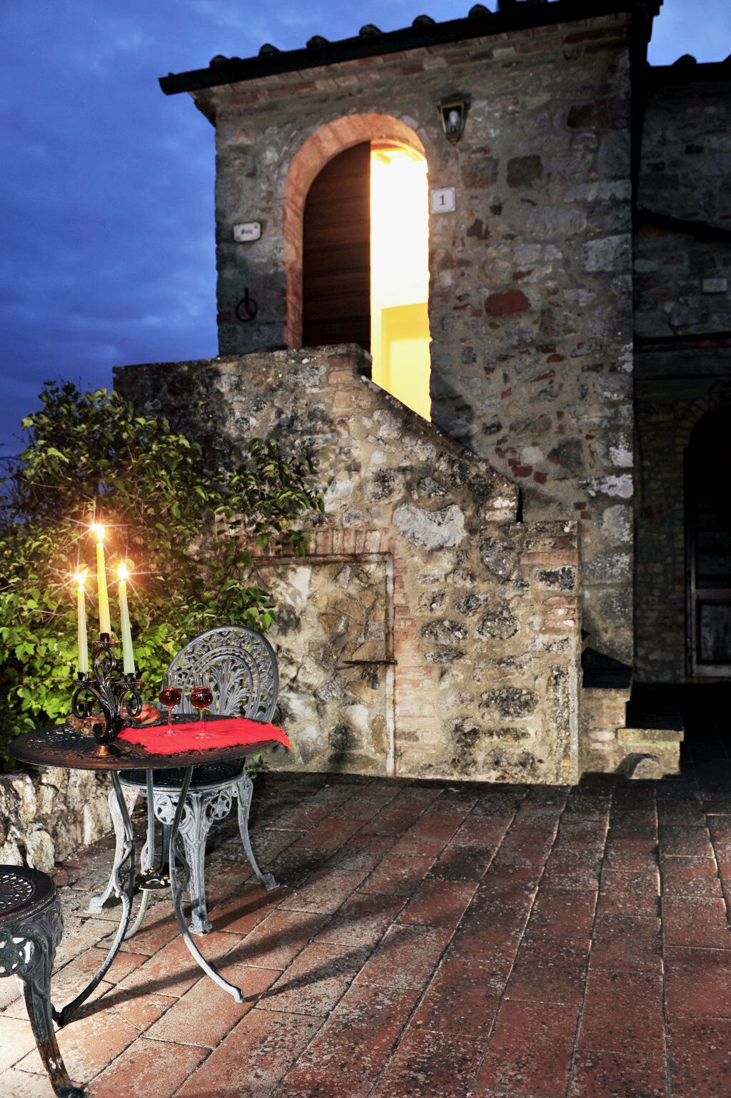 Classic Apartment, Hill View | Outdoor dining