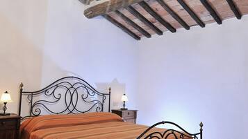 Klassiek appartement, uitzicht op heuvels