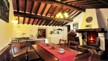 Classic-Apartment, Hügelblick | Eigene Küche