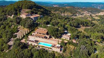 Facciata della struttura