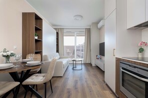 Interior - Air-conditioned Studio with Balcony | Close to Main Station (Kraków)
