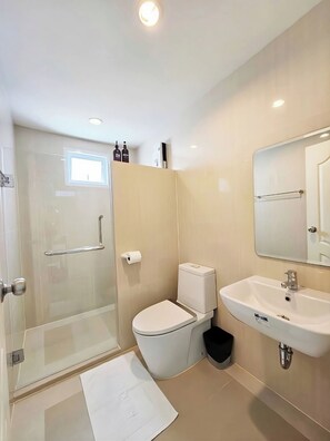 Apartment, 1 Schlafzimmer, barrierefrei, Balkon | Badezimmer