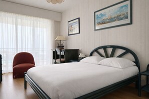 1 bedroom, bed sheets - Apartment near the ocean for 4 people (Les Sables-d´Olonne)