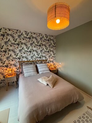 5 Schlafzimmer, Schreibtisch, Bügeleisen/Bügelbrett, kostenloses WLAN