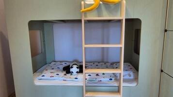 Apartment, 2 Schlafzimmer, Balkon, Blick auf den Innenhof