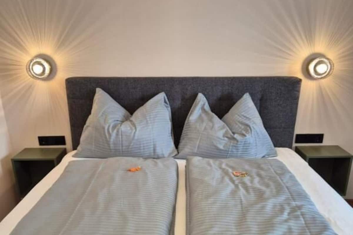 Family Room, Private Bathroom