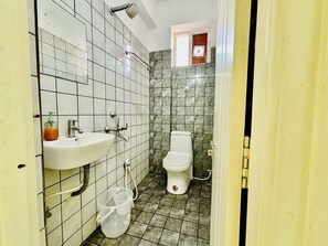House | Bathroom - Hotel O Madhapur - Borabanda (Hyderabad)