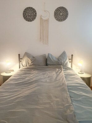 2 bedrooms, WiFi, bed sheets - Innenstadt Ferienwohnung mit Parkplatz & Veranda. Haustierfreundlich! (Graz)