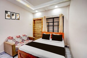 1 bedroom - Hotel O Thergoan Formerly P1 Staycation (Pune)