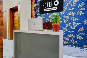 House | Reception - Hotel O Thergoan Formerly P1 Staycation (Pune)