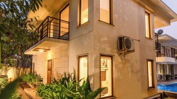 Villa, 3 habitaciones, vista a la alberca, junto a la playa | Exterior