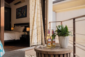 Villa, 3 Bedrooms, Pool View, Beachside | Peralatan tempat tidur premium, gebar bulu kapas, busa memori 