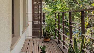 Villa, 3 Bedrooms, Pool View, Beachside | Property grounds