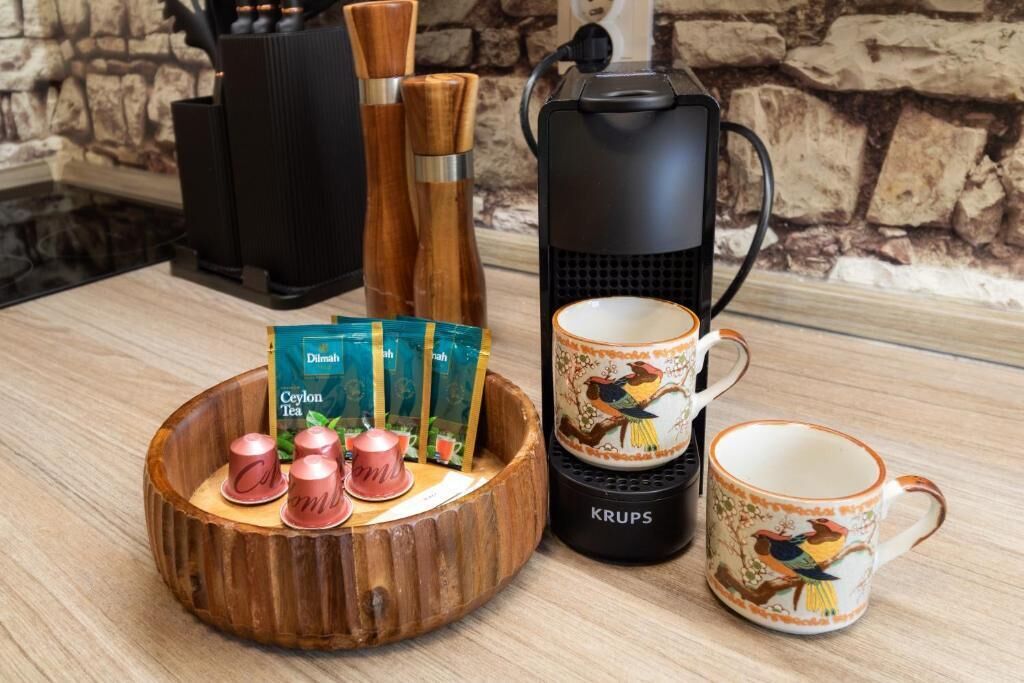 Apartamento clássico, sacada | Café e/ou cafeteira