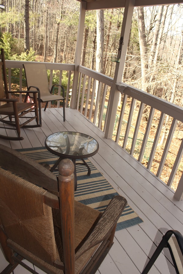 Property grounds - Fantastic 2-bedroom townhome with AC in charming Helen (Helen)