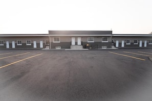 Exterior - CK Motel (Chatham)