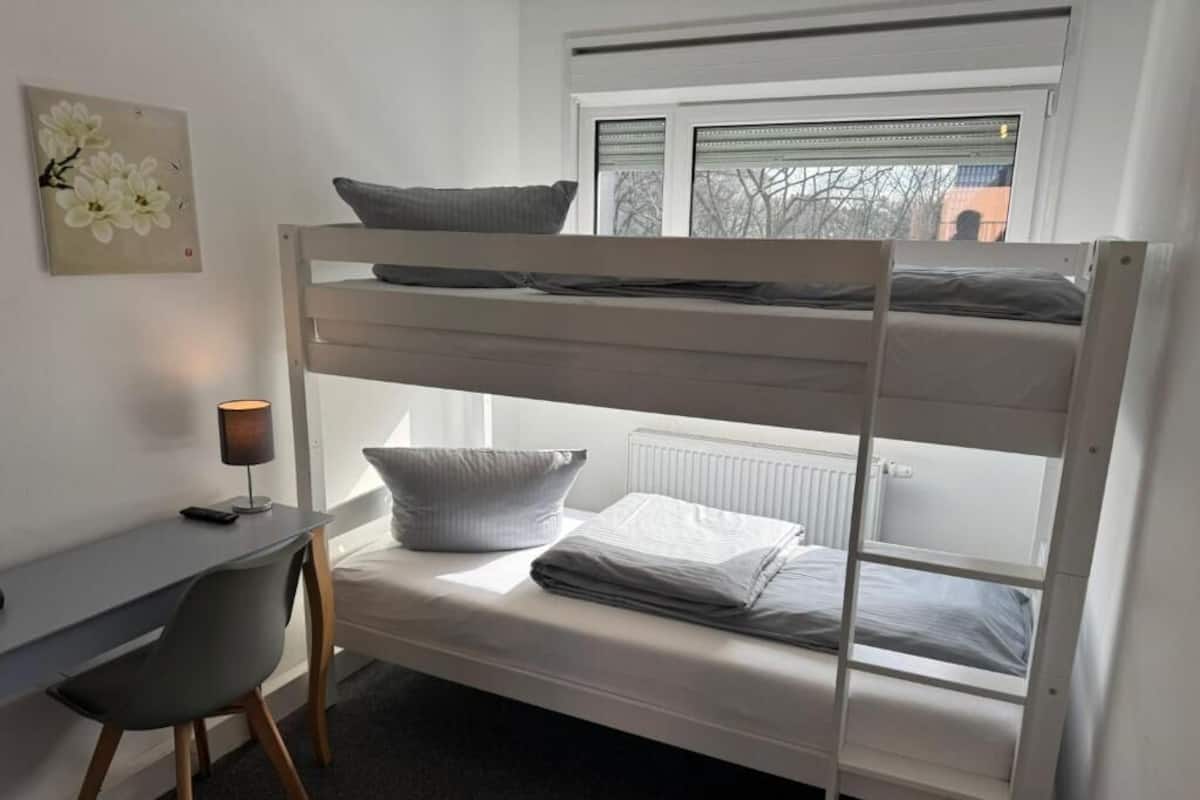 Twin Room, Non Smoking, Pets Allowed | Desk, laptop workspace, iron/ironing board, free WiFi