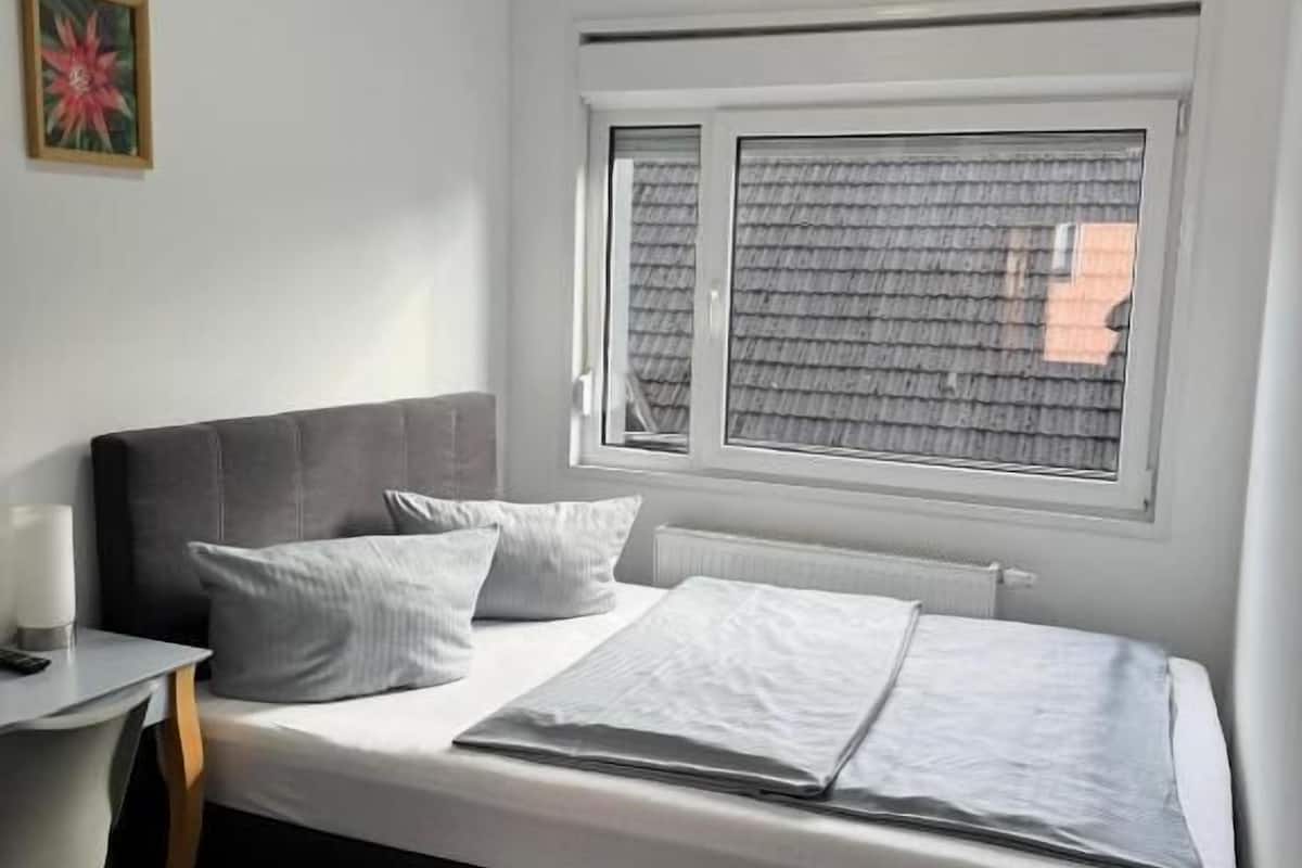 Deluxe Double Room, Non Smoking, Pets Allowed | Desk, laptop workspace, iron/ironing board, free WiFi