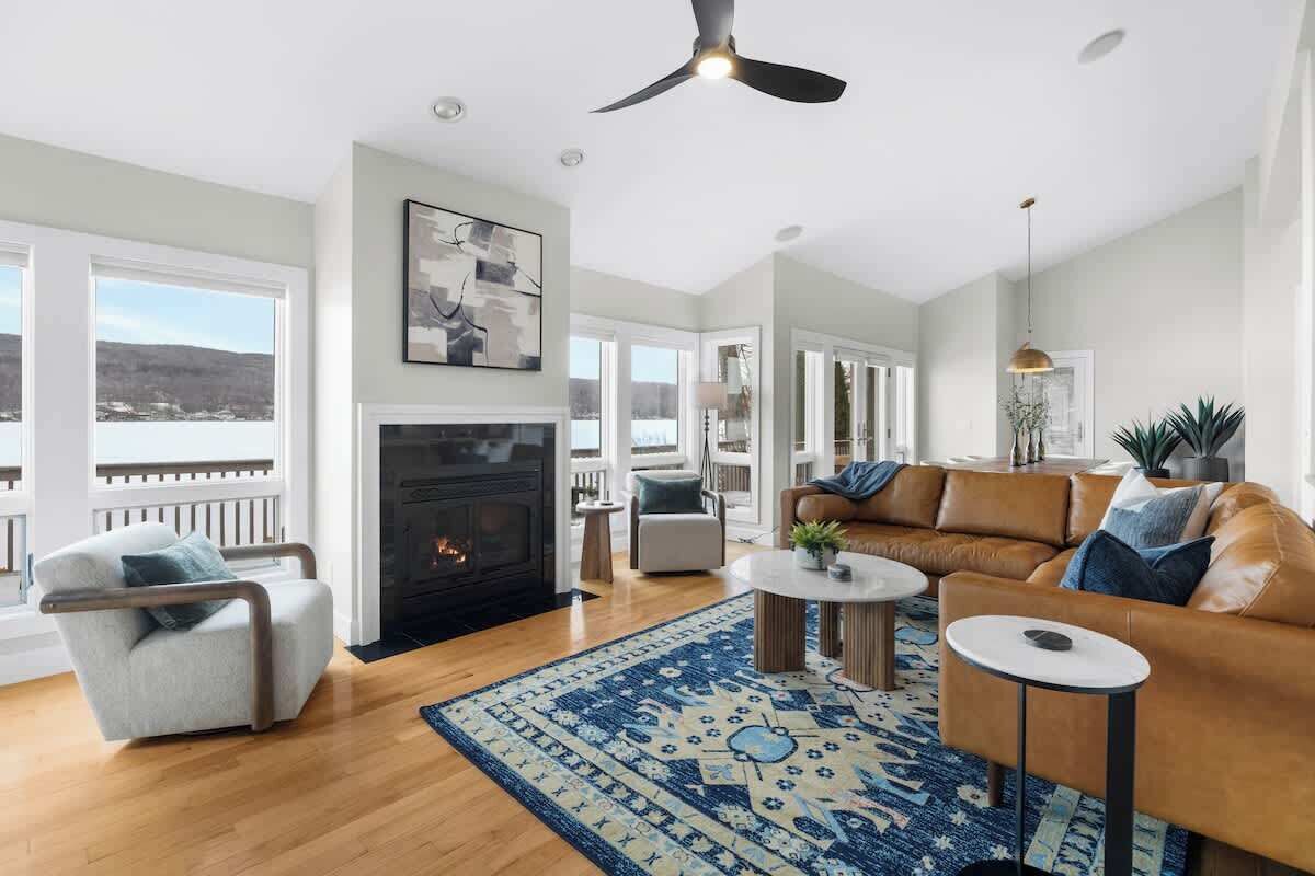 Smart TV, fireplace, stereo, offices