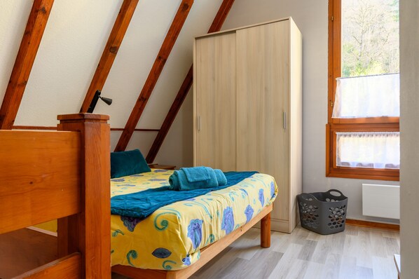 1 bedroom, iron/ironing board, WiFi - Gite Riesling – Kaysersberg Vignoble, Mountain View, Private Terrace & Wi-Fi (Kaysersberg Vignoble)
