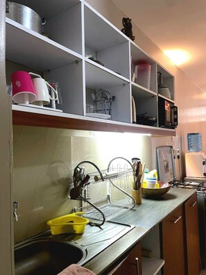 Private kitchen - Snowhaven Kiambu rd|1 bedroom apt_ Swimming pool. (Nairobi)
